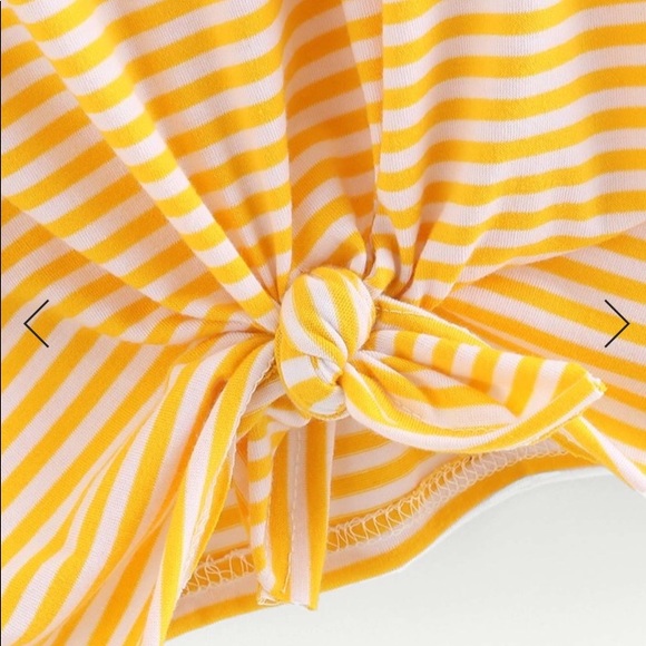 🦋striped top🦋 1 Left S - Picture 3 of 4